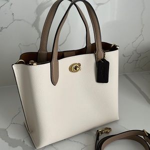 Coach Willow 24 Tote🤎
